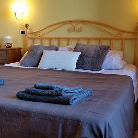 Apartment Madonna Della Sanita Sleeps 4 Pool T763604